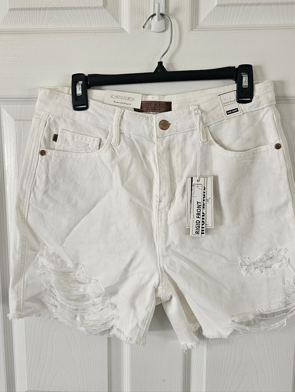 NWT Judy Blue Rigid Magic White Denim Shorts Distressed Size Large 10/12